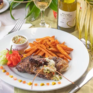 Karibea-Sainte-Luce-Hotel-Martinique-restaurant-la-yole-plat-et-vin