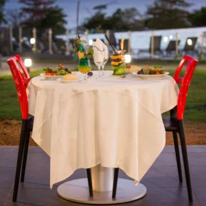 Karibea-Sainte-Luce-Hotel-Martinique-restaurant-la-yole-terrasse-table-diner