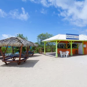 Karibea-Sainte-Luce-Hotel-Martinique-snack-le-sikrier